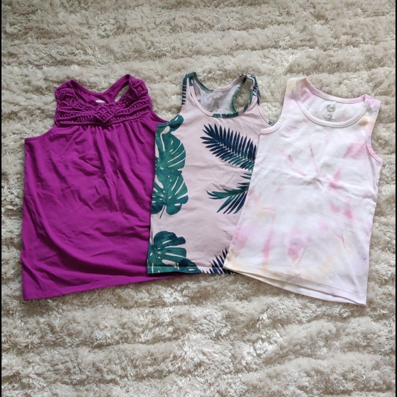 Old Navy Other - EUC Bundle of girl's tank tops